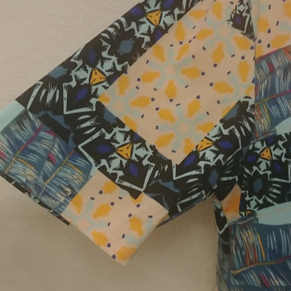 LulaRoe Patterned Blocked Perfect T Top - Picture 5 of 12
